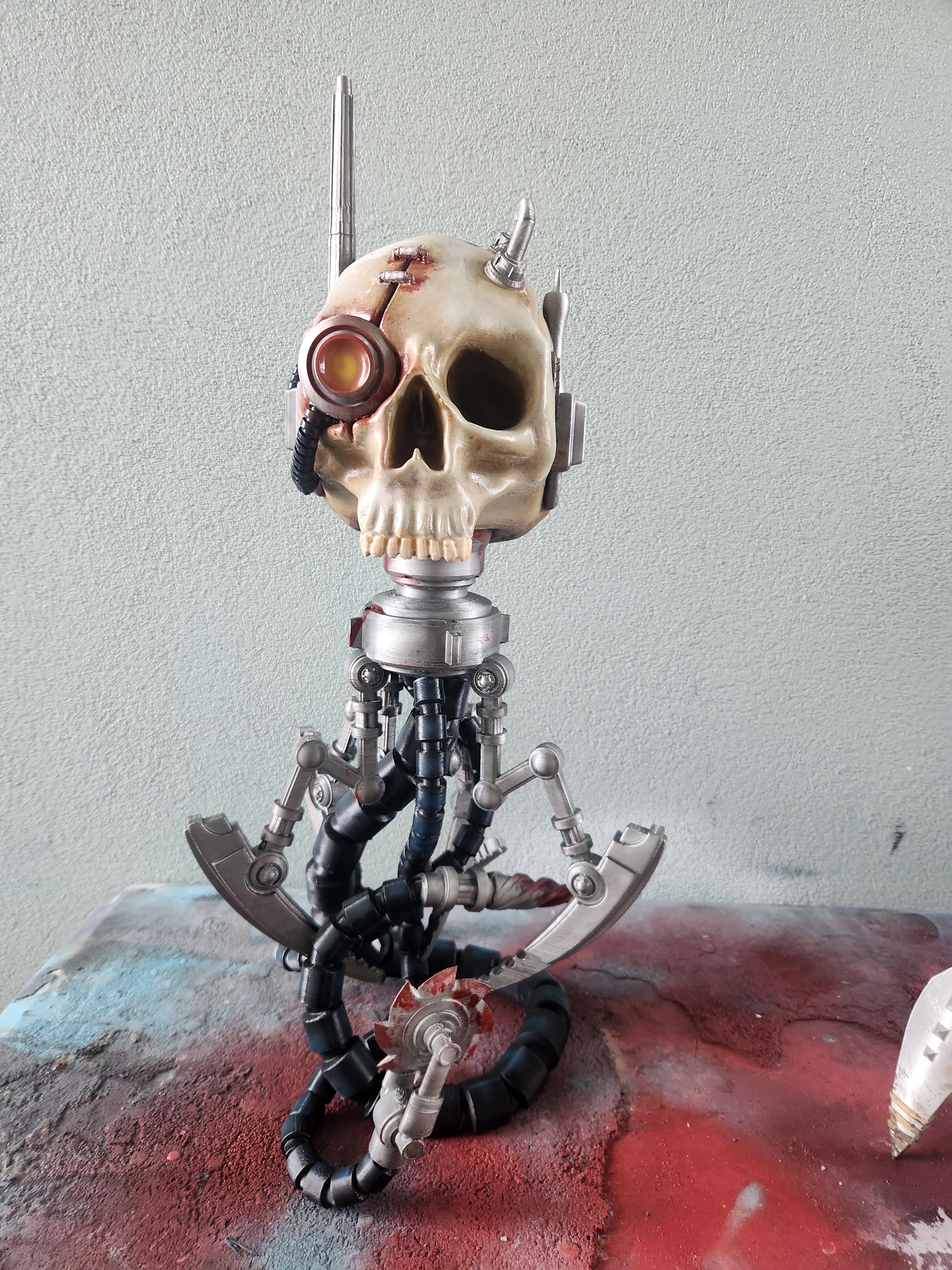 1:1 Scale 4K Servitor Skull two – Life-Size Grimdark Display Prop