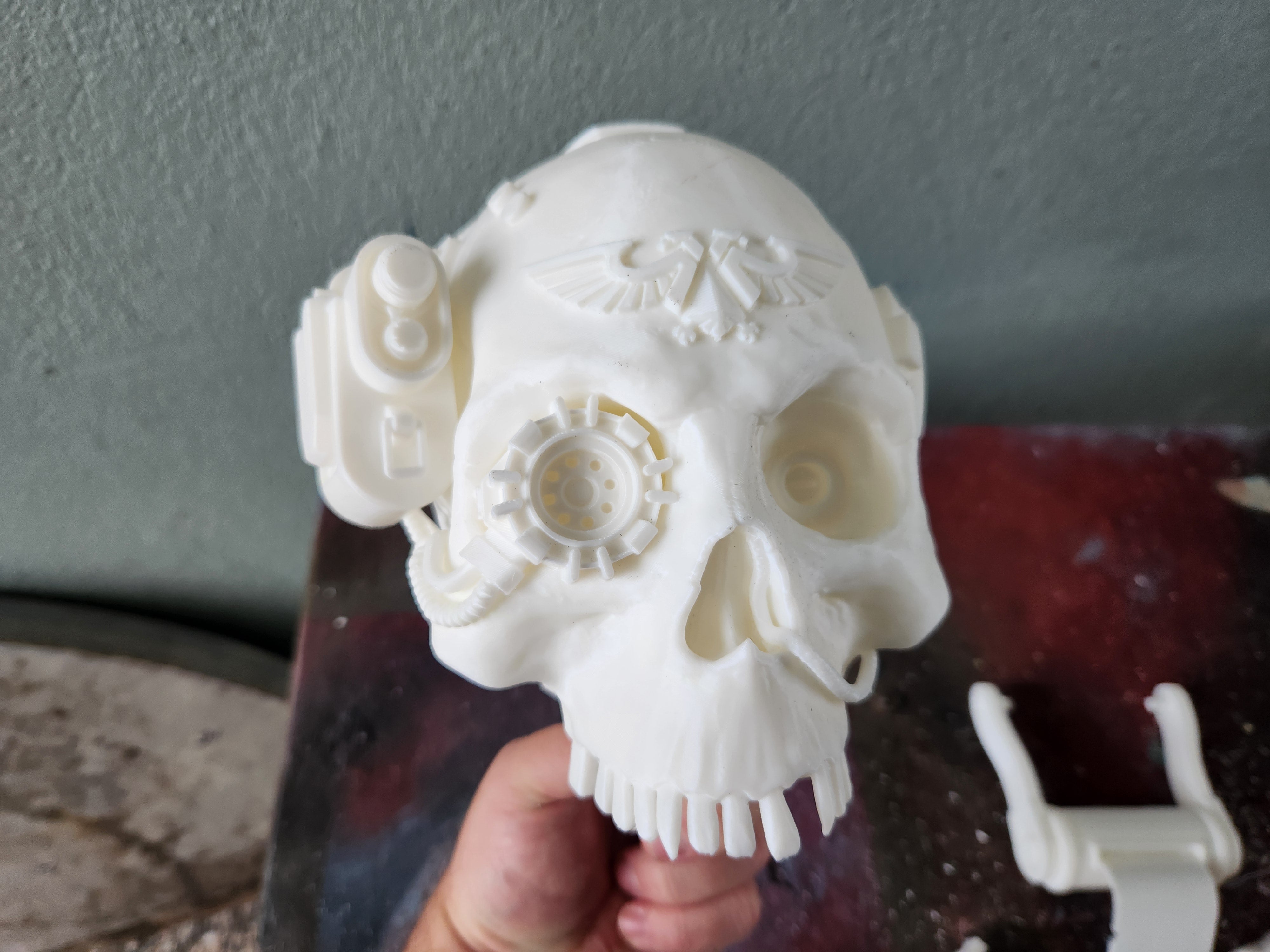1:1 Scale 4K Servitor Skull One – Life-Size Grimdark Display Prop