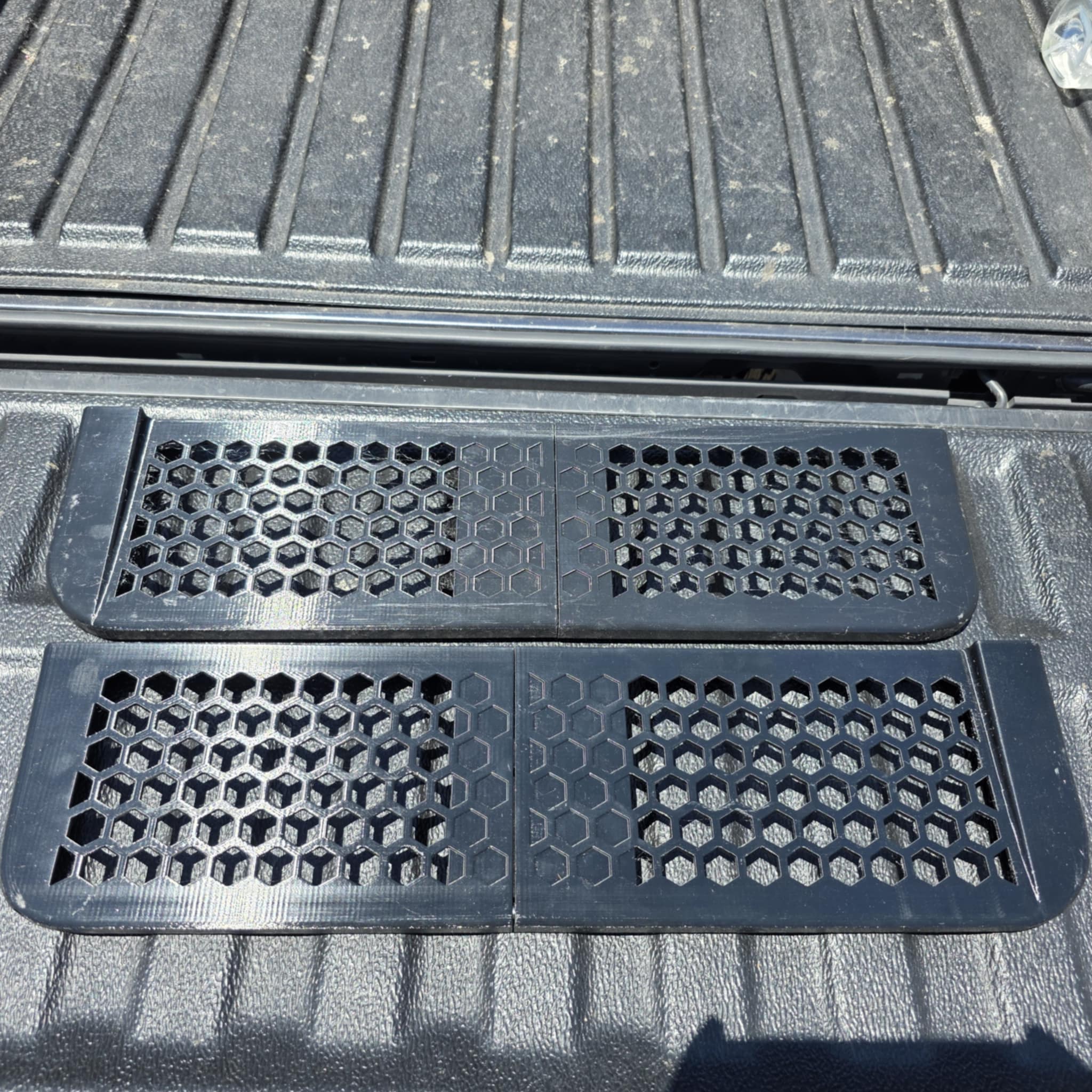 2024+ Ford Ranger & Amarok Aventura - Plastic Tub Cover - Storage Solution/Pocket Slide