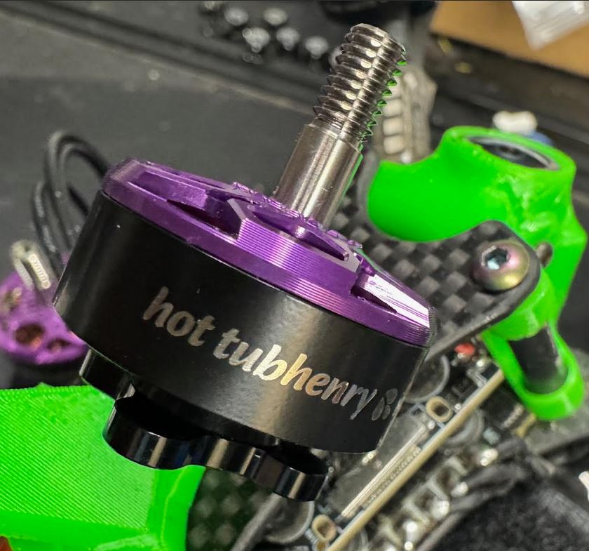 Team Old Mate 2207 1900/2500kv FYA Series Hot Tub Henry Limited Edition Motor