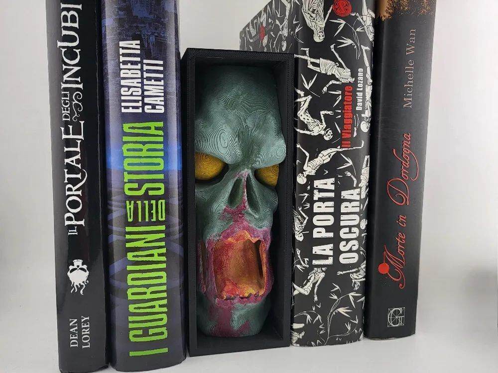 3D Printed Bookshelf Spacers – Custom Shelf Dividers Grey PLA+ & Paint